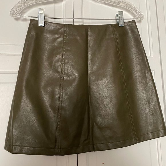 Forever 21 Olive Skirt  Tags Still On! - Picture 4 of 4